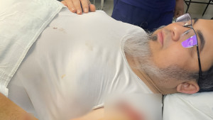 জাতীয় ক্যানসার হাসপাতালের উপ-পরিচালককে কুপিয়ে জখম