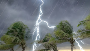 দুপুরের মধ্যে ৬০ কিমি বেগে ঝড়সহ বজ্রবৃষ্টির শঙ্কা