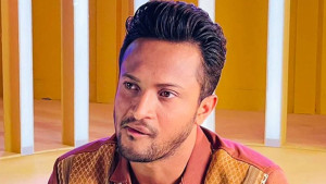 রাজনীতি না ক্রিকেট, নিজের অবস্থান জানালেন সাকিব