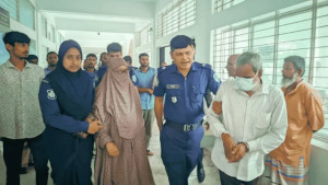 স্ত্রীসহ ডিসি অফিসের অফিস সহকারী কারাগারে