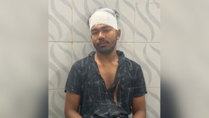 ছাত্রদল নেতাকে কুপিয়ে জখম, লুটপাটের অভিযোগ