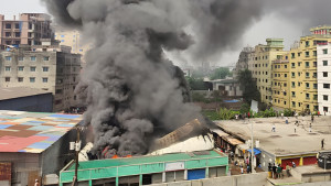 কদমতলীতে কারখানায় আগুন, ৫ লাশ উদ্ধার