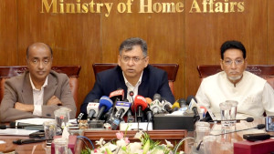 কিছু অধ্যাদেশ নিয়ে রাজনীতি করতে চাচ্ছে বিরোধী দল: স্বরাষ্ট্রমন্ত্রী