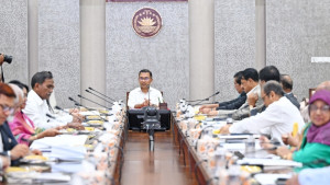 হজের প্রথম ফ্লাইট নিয়ে সিদ্ধান্ত