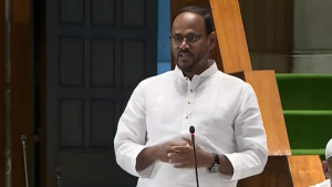 ‘আমি কি কাউকে মোনাফেক বলতে পারব এই সংসদে’