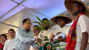 কৃষিকে স্বয়ংসম্পূর্ণ করতে কাজ করছে সরকার: কৃষিমন্ত্রী