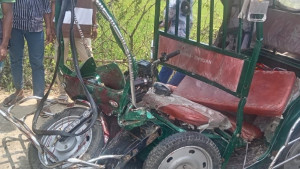 উখিয়ায় বাস-ইজিবাইকের মুখোমুখি সংঘর্ষ, নিহত ১