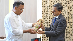 সম্পর্ক জোরদারে প্রধানমন্ত্রীর সঙ্গে ভারতীয় হাইকমিশনারের বৈঠক