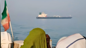 ‘খুলে দেওয়ার’ ঘোষণার পর হরমুজ প্রণালির বর্তমান পরিস্থিতি কী