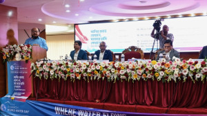 পানি সংকটে সবচেয়ে ঝুঁকিতে নারীরা, ভূগর্ভস্থ পানির ওপর চাপ কমানোর তাগিদ