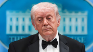 মানসিকভাবে ভেঙে পড়িনি—নৈশভোজের ঘটনায় ট্রাম্প, কী বললেন মেলানিয়া