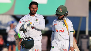 অস্ট্রেলিয়ায় বাংলাদেশি পেসারদের তাণ্ডবে প্রথম দিন শেষে চালকের আসনে টাইগাররা