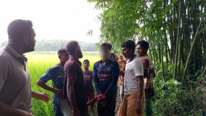 মাকে খুনের অভিযোগে ‘নেশাগ্রস্ত’ ছেলেকে পুলিশে দিল এলাকাবাসী