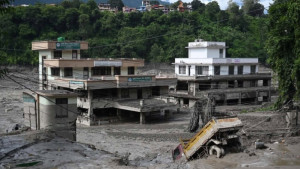 ভয়াবহ বন্যায় নেপালে মৃতের সংখ্যা ৩৫০ ছাড়াল
