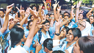 পরীক্ষা নয়, ফলাফলের ভিত্তিতেই একাদশ শ্রেণিতে ভর্তি