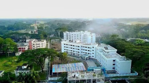 ‘এত বড় কলেজে আমরা দুজন শিক্ষক, আমরাই পরিচ্ছন্নতাকর্মী, আমরাই বুয়া’