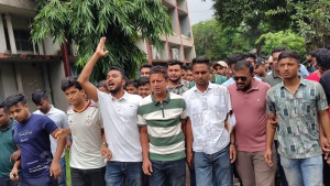 শিক্ষা বোর্ডের সচিবের বিরুদ্ধে ছাত্রদল নেতাকে লাঞ্ছিতের অভিযোগ