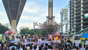 গ্যাসের দাম বাড়ালে পেট্রোবাংলা অবরোধের হুঁশিয়ারি