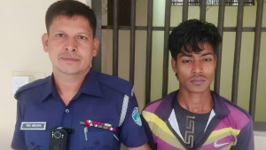 যৌতুকের জন্য স্ত্রীর গোপনাঙ্গে অ্যাসিড নিক্ষেপ, স্বামী আটক