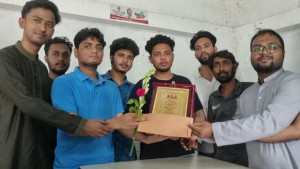 জিপিএ-৫ পাওয়া দুই দরিদ্র শিক্ষার্থীর লেখাপড়ার দায়িত্ব নিলো ছাত্রদল
