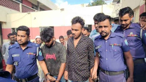 পুলিশের সঙ্গে মাদক কারবারিদের গোলাগুলি, ৩ পুলিশ আহত