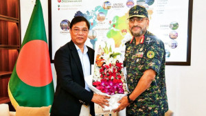 পর্যটনমন্ত্রীর সঙ্গে আনসার-ভিডিপি মহাপরিচালকের সাক্ষাৎ