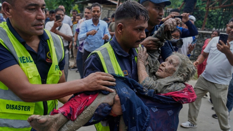 ২৮ ফুটবল মাঠের সমান হিমবাহ যেভাবে নেপালে ধ্বংসযজ্ঞ চালাল