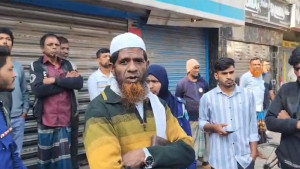 ভোটকেন্দ্রের সামনে টাকাসহ জামায়াতের ওয়ার্ড সভাপতি আটক