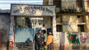 ব্যালটের ছবি তোলায় ভোটারের কারাদণ্ড