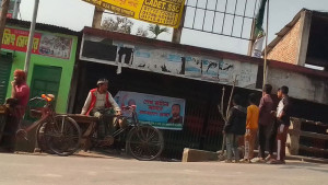 টাঙ্গাইলে আ.লীগ কার্যালয়ে জাতীয় পতাকা উত্তোলন