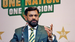 আইসিসির কঠোর সমালোচনায় পাকিস্তানের সাবেক অধিনায়ক