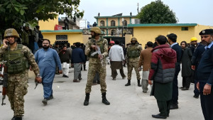 পাকিস্তানে ইমামবাড়ায় জুমার সময় আত্মঘাতী হামলা, নিহত ৩১