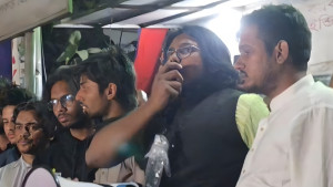 শাহবাগে পুলিশি হামলার বিচার চেয়ে ১ ঘণ্টার আলটিমেটাম