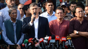 গণমাধ্যমের পূর্ণাঙ্গ স্বাধীনতা নিশ্চিত করা হবে: স্বরাষ্ট্রমন্ত্রী