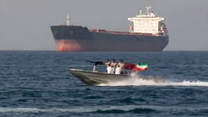 হরমুজ প্রণালী বন্ধ করে দিয়েছে ইরান