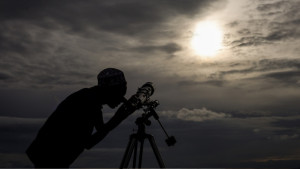 সৌদি আরবে রমজানের চাঁদ উঠেছে