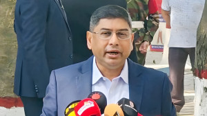 নির্ভয়ে বাসা থেকে বের হয়ে ভোট দিন: সেনাপ্রধান