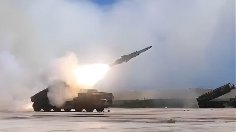 চীন থেকে সুপারসনিক ক্ষেপণাস্ত্র কিনছে ইরান