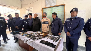 রায়পুরায় অস্ত্রসহ ২ শীর্ষ সন্ত্রাসী আটক