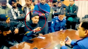 ওসিকে হুমকি দেওয়া সেই বৈষম্যবিরোধী নেতা গ্রেপ্তার