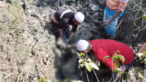 খালে পুঁতে রাখা যুবকের মরদেহ উদ্ধার