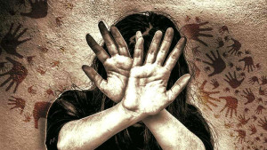 চলন্ত বাসে তরুণীকে রাতভর ধর্ষণ, চালক-হেলপারসহ গ্রেপ্তার ৩