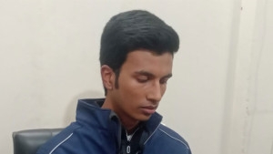 রাবি ভর্তি পরীক্ষায় মোবাইলসহ আটক ভর্তিচ্ছু