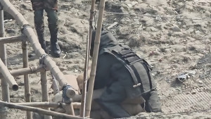 ফরিদপুরে বোমা সাদৃশ্য বস্তু উদ্ধার