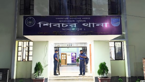 স্ত্রীকে গলা কেটে হত্যা, স্বামী আটক