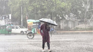 সারা দেশে বৃষ্টির আভাস, ৫ জেলায় ভূমিধসের উচ্চ ঝুঁকি
