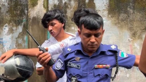‘সরকারবিরোধী পোস্ট’ নিয়ে তর্ক, এইচএসসি পরীক্ষা শেষে দুই শিক্ষার্থীকে মারধর