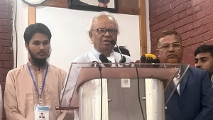রাজনৈতিক বোঝাপড়া না থাকলে গণতন্ত্র আবারও বিপন্ন হবে: রিজভী