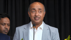 সাবেক রাষ্ট্রপতির বিরুদ্ধে দুর্নীতির অভিযোগ পর্যালোচনা করছে সরকার: আইনমন্ত্রী
