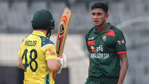 যে নাহিদকে ভয় পেয়েছিল অস্ট্রেলিয়া, সেই বোলারই এখন শঙ্কায়